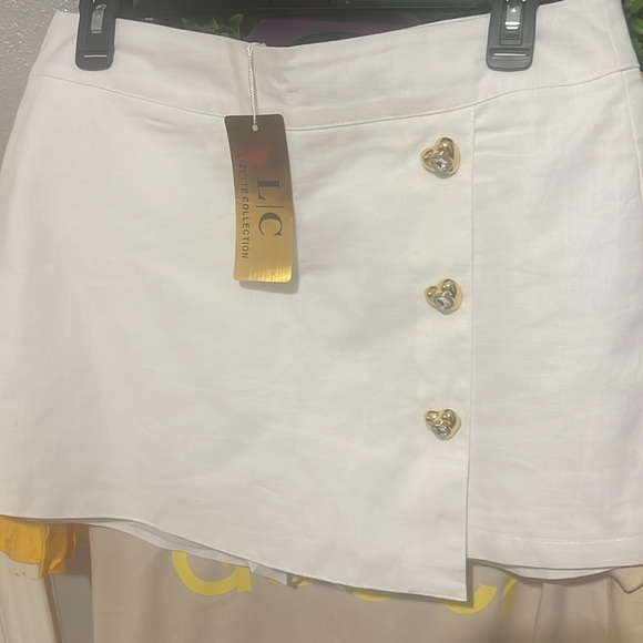 White skirt/short - Picture 2 of 4